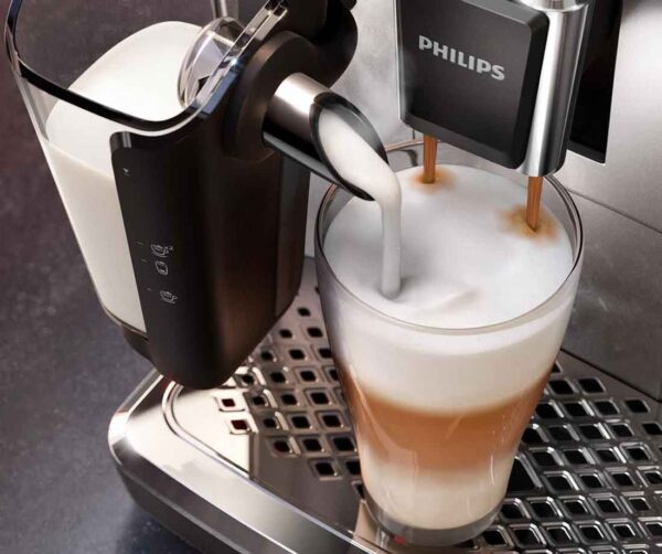 اسپرسوساز تمام اتوماتیک فیلیپس دارای دو نازل خروجی قهوه